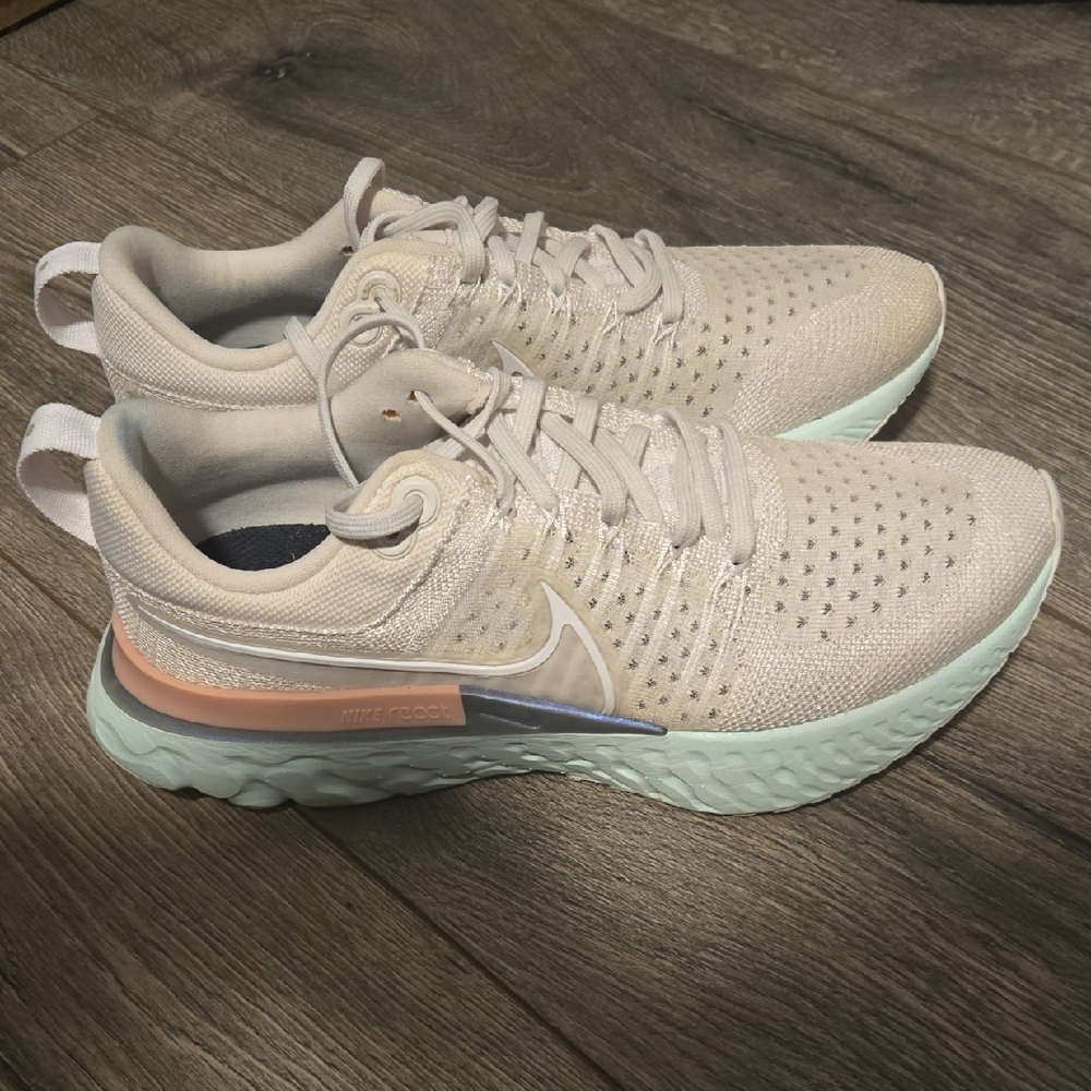 Nike Cream and Green Sneakers with Breathable Mesh